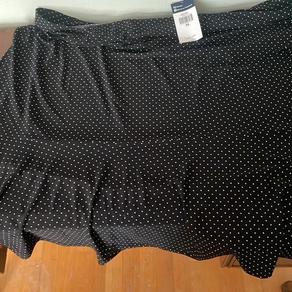 Two piece skirt and top set - Picture 6 of 9